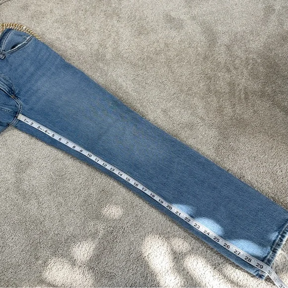 SOLD | Abercrombie & Fitch The ‘90s Straight Ultra High Rise Jeans Criss-Cross - Picture 14 of 15